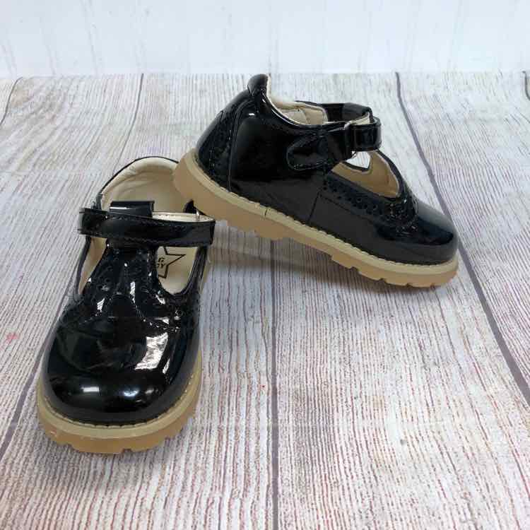 MG Baby Black Size 8.5 Girls Casual Shoes