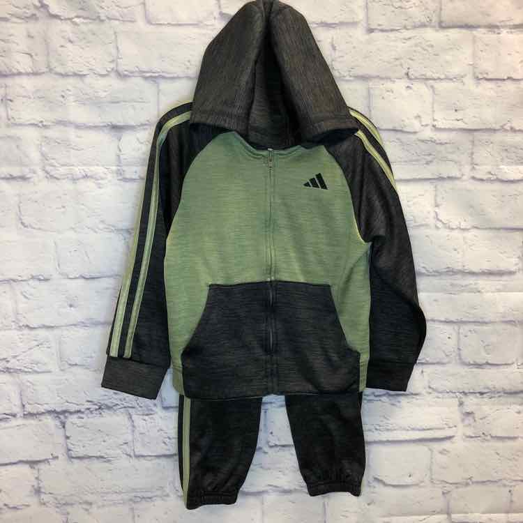 Adidas Green Size 4T Boys 2 Piece Outfit