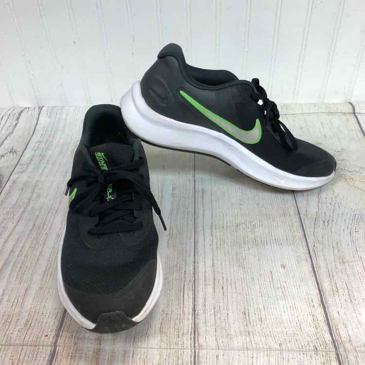 Nike Black Size 5 Boys Sneakers