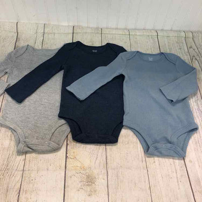 Boy's Clothing & Accessories