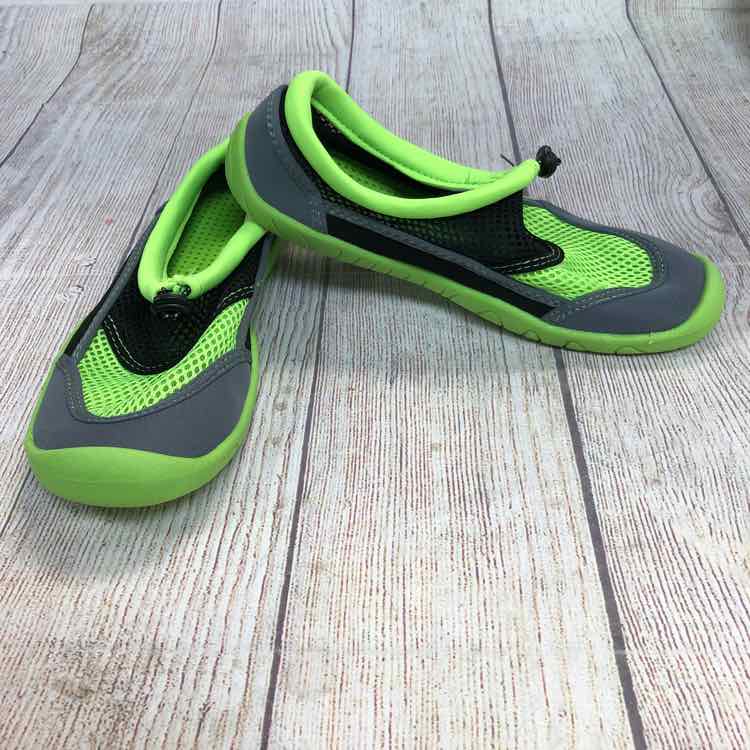 Wonder Nation Green Size 4 Boys Water Shoes