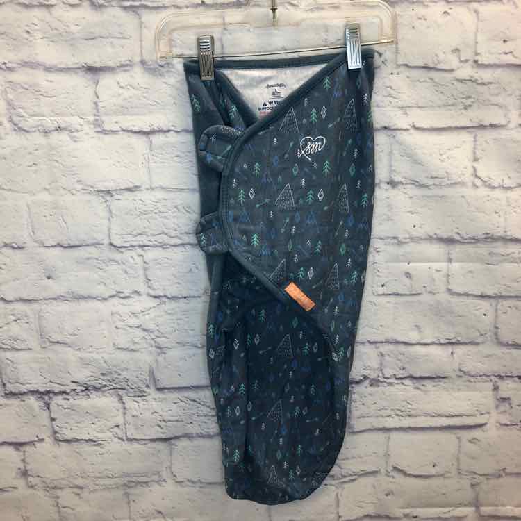 SwaddleMe Blue Size 6-12 months Boys Swaddle