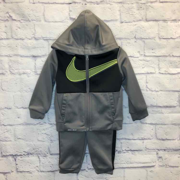 Nike Gray Size 24 Months Boys 2 Piece Outfit