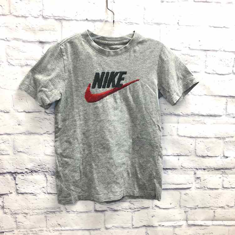 Nike Gray Size 8 Boys Short Sleeve Shirt