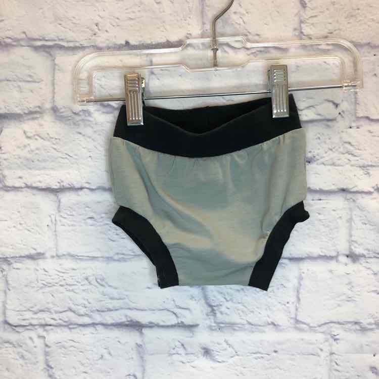 Little Liam by Kate Quinn Green Size 0-3 Months Boys Shorts