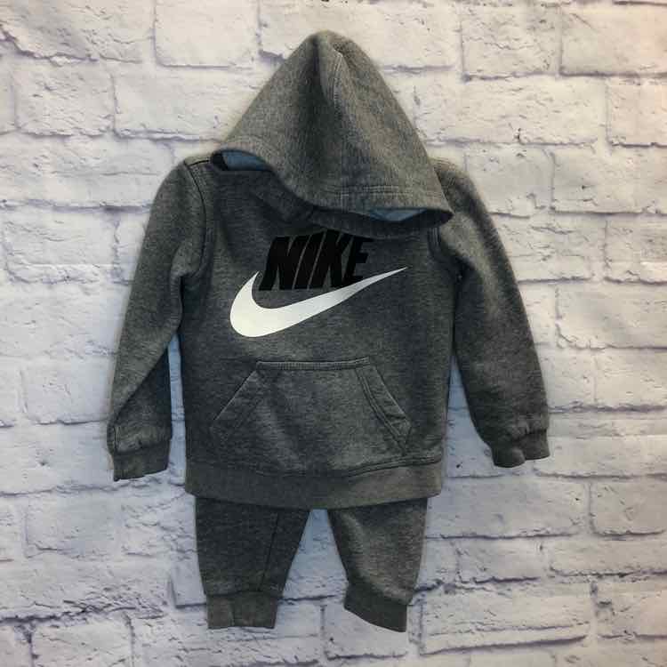 Nike Gray Size 2T Boys 2 Piece Outfit