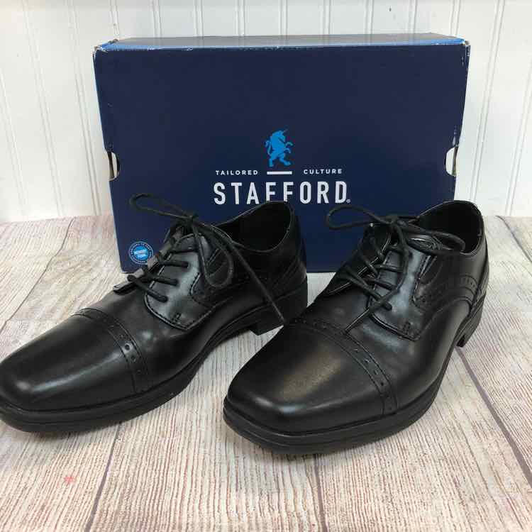 Stafford Black Size 4 Boys Dress Shoes