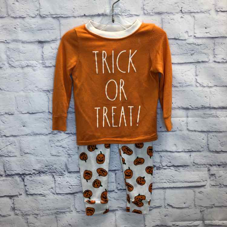 Rae Dunn Orange Size 5 Boys Pajamas