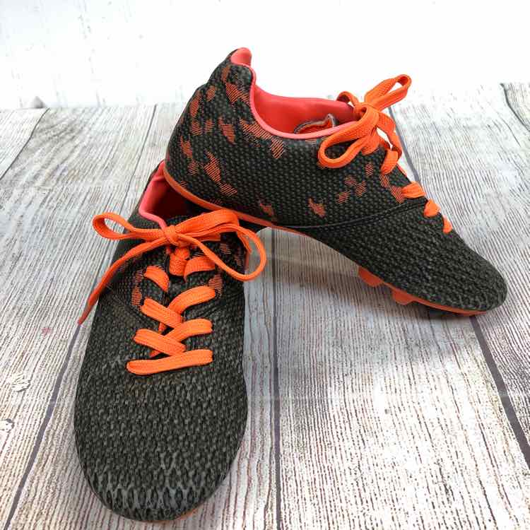 BomKinta Gray Size 12.5 Boys Cleats