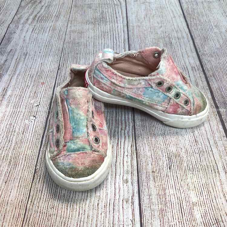 Blowfish Pink Size 7 Girls Casual Shoes