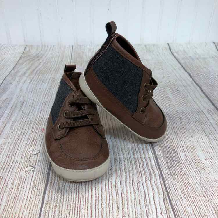 Old Navy Brown Size 12-18 Months Boys Casual Shoes