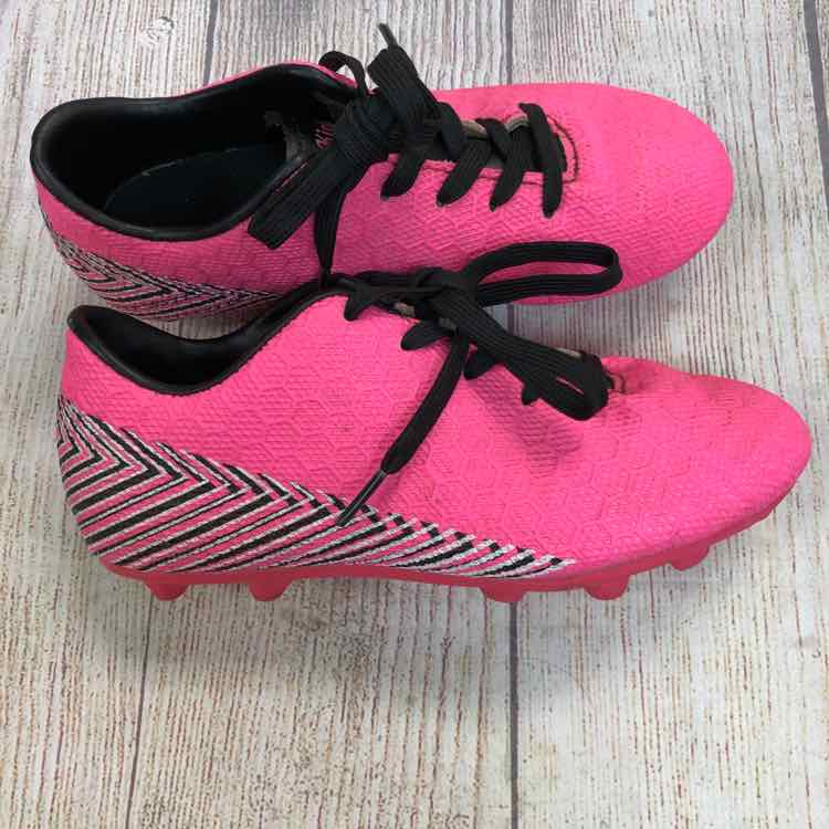 BomKinta Pink Size 13 Girls Cleats