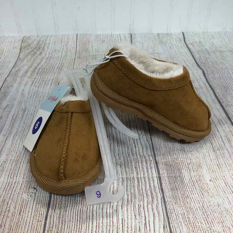 Cat & Jack Brown Size 6 Boys Slippers