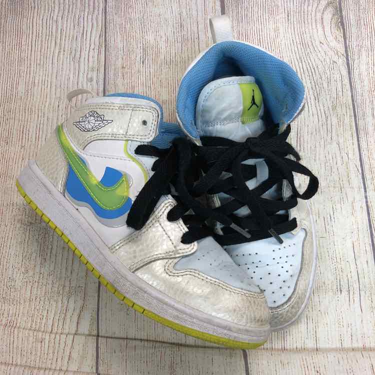 Air Jordan White Boys Sneakers