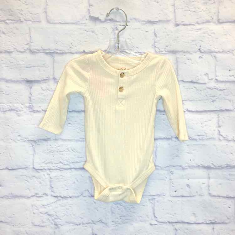 Cat & Jack Cream Size 0-3 Months Boys Bodysuit