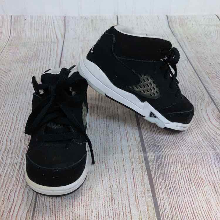 Air Jordan Black Size 6 Boys Sneakers