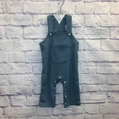 Boy's Clothing & Accessories