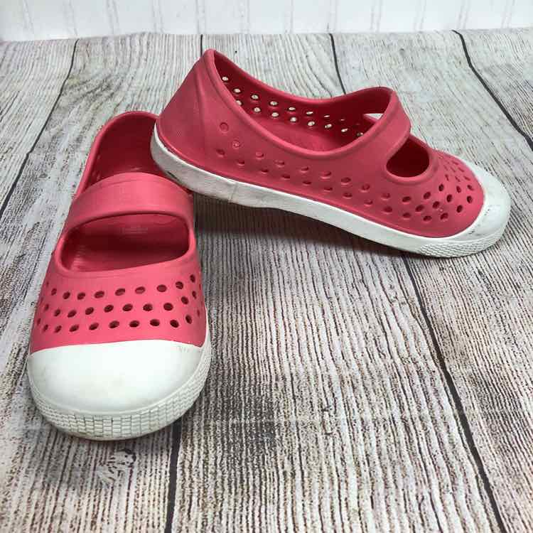 Old Navy Pink Size 11 Girls Water Shoes