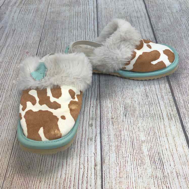 Brown Size 9 Girls Slippers