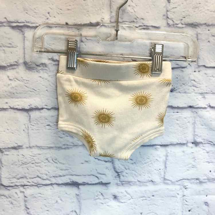 Kate Quinn Organics Cream Size 0-3 Months Boys Shorts