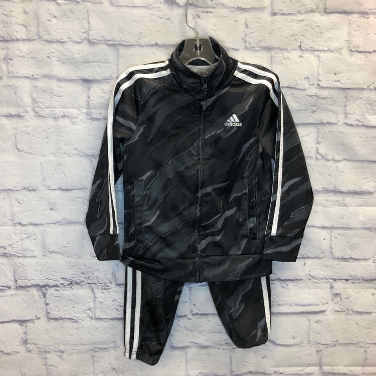 Adidas Gray Size 4T Boys 2 Piece Outfit