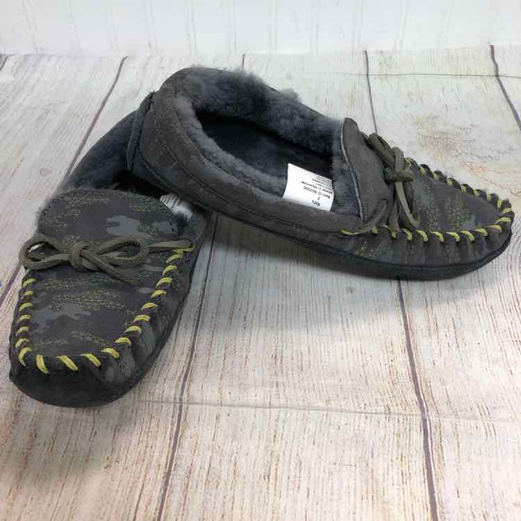 LL Bean Gray Size 2 Boys Slippers