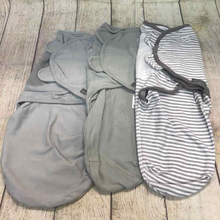 SwaddleMe Gray Size 0-3 Months Boys Swaddle
