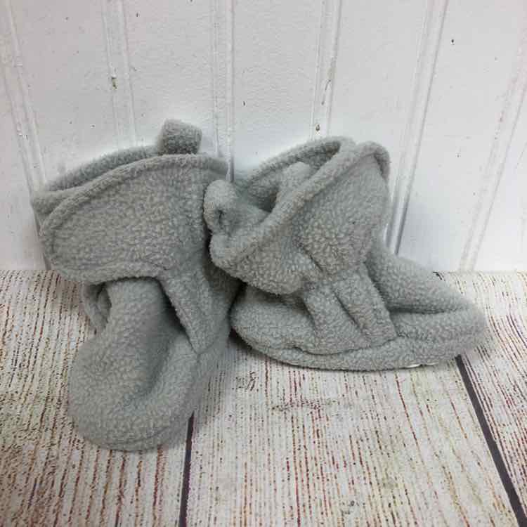 Luvable Friends Gray Size 0-3 months Boys Booties