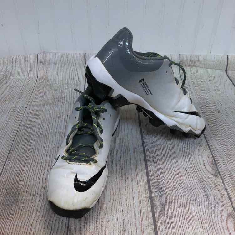 Nike Gray Size 3 Boys Cleats