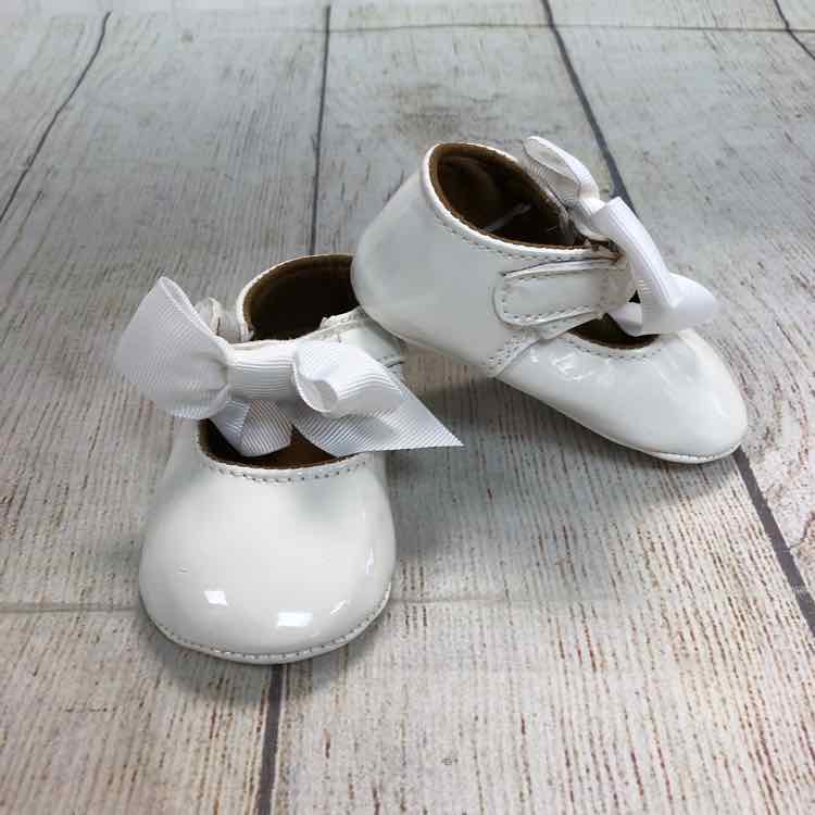 White Size 1 Girls Dress Shoes