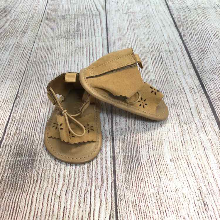 Old Navy Tan Size 0-3 months Girls Sandals
