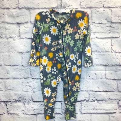 Girl's Clothing & Accessories