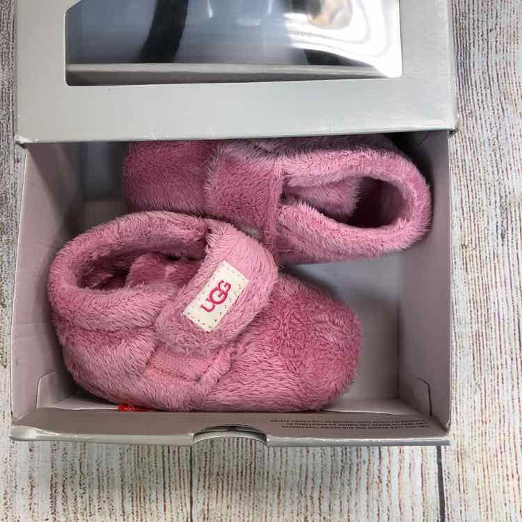 Ugg Pink Size 2 Girls Slippers