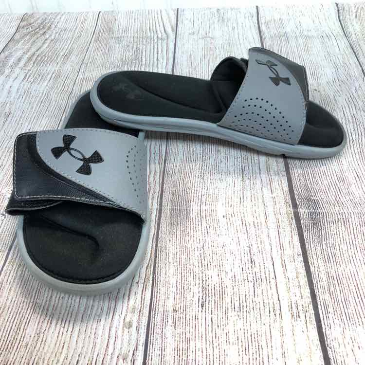 Under Armour Gray Size 5 Boys Sandals