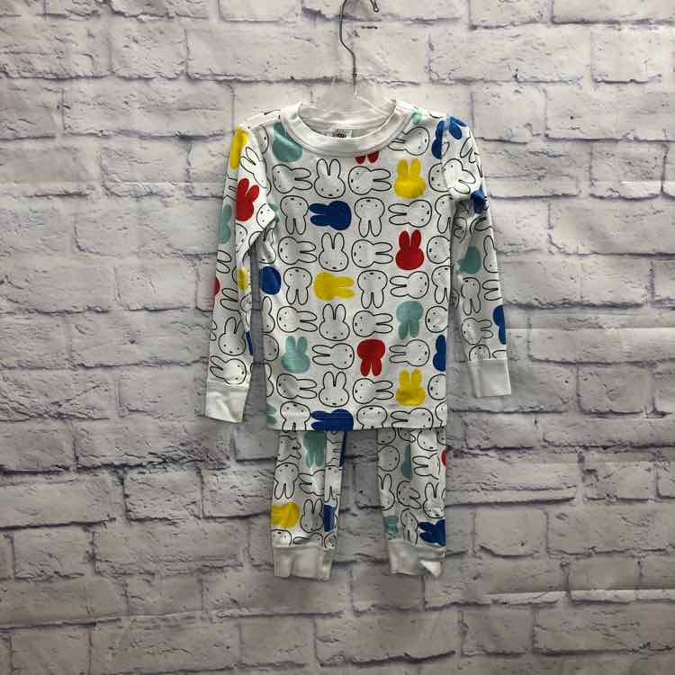 Hanna Andersson Miffy White Size 4T Pajamas