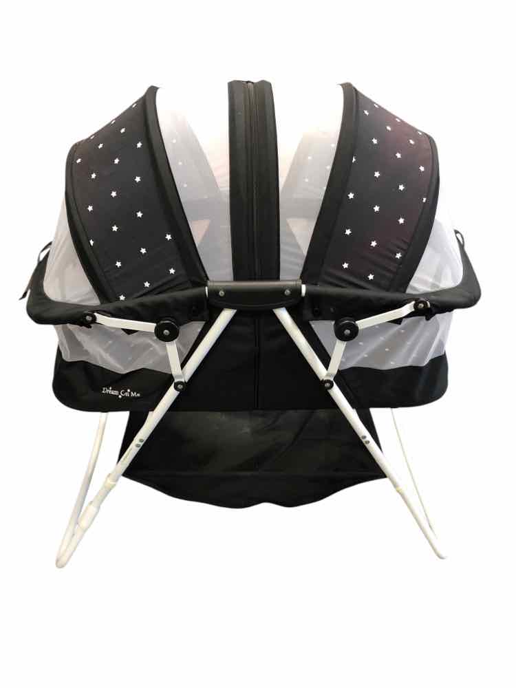 Dream On Me Black & White Bassinet