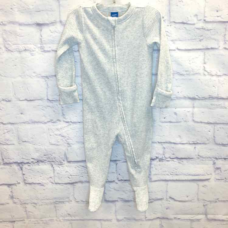 Old Navy Gray Size 6-9 Months Boys Sleeper