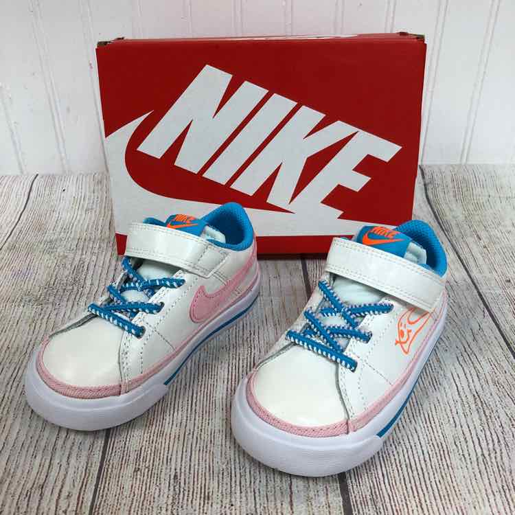 NEW! Nike Court Legacy Wild and Free Size 7 Sneakers