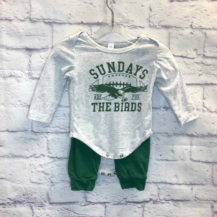 Eagles Green Size 6-12 months Boys 2 Piece Outfit