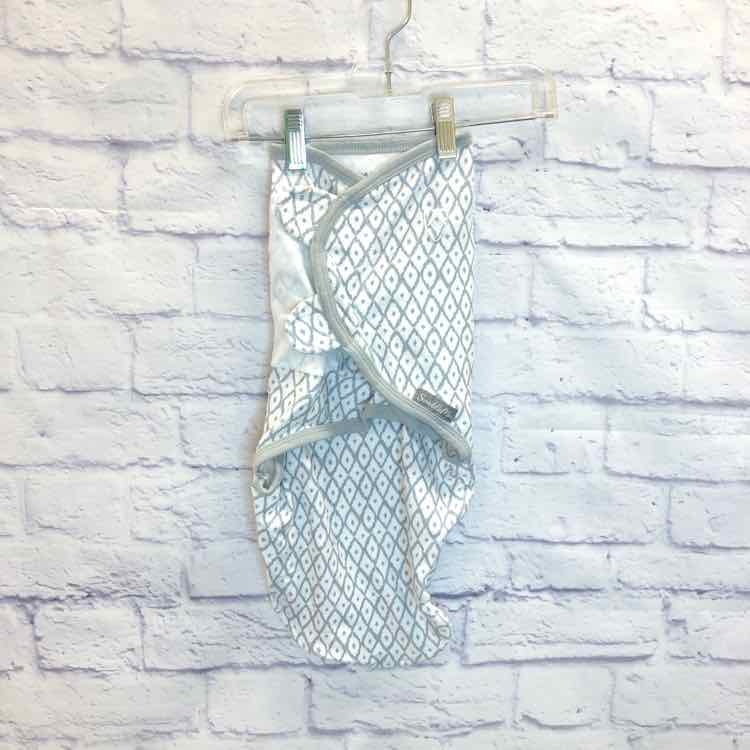 SwaddleMe Gray Size 0-3 Months Boys Swaddle