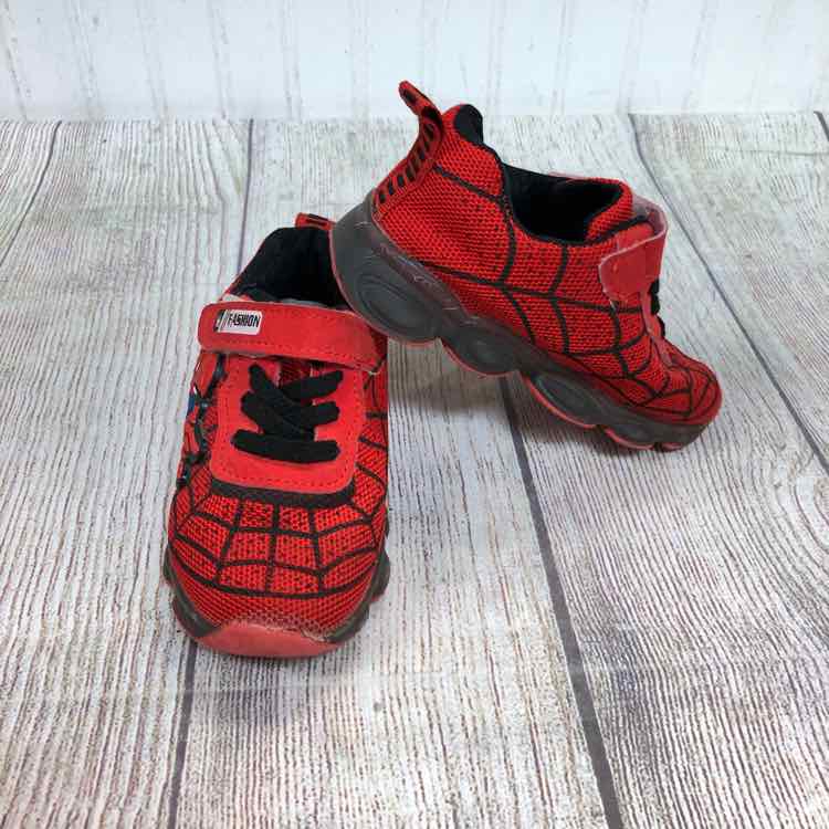 Spiderman Red Size 8.5 Boys Sneakers