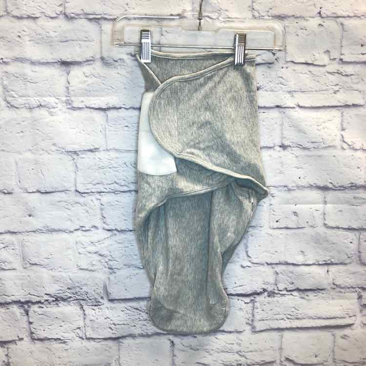 Aden + Anais Gray Size 0-3 Months Boys Swaddle