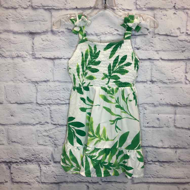 Childrens Place Green Size 2T Girls Dress