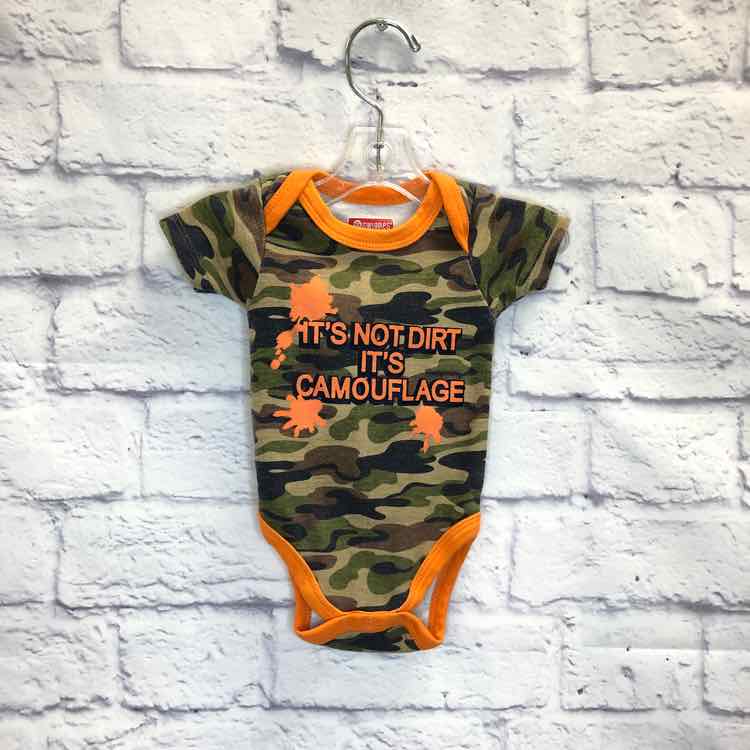 Swiggles Camo Size 0-3 Months Boys Bodysuit