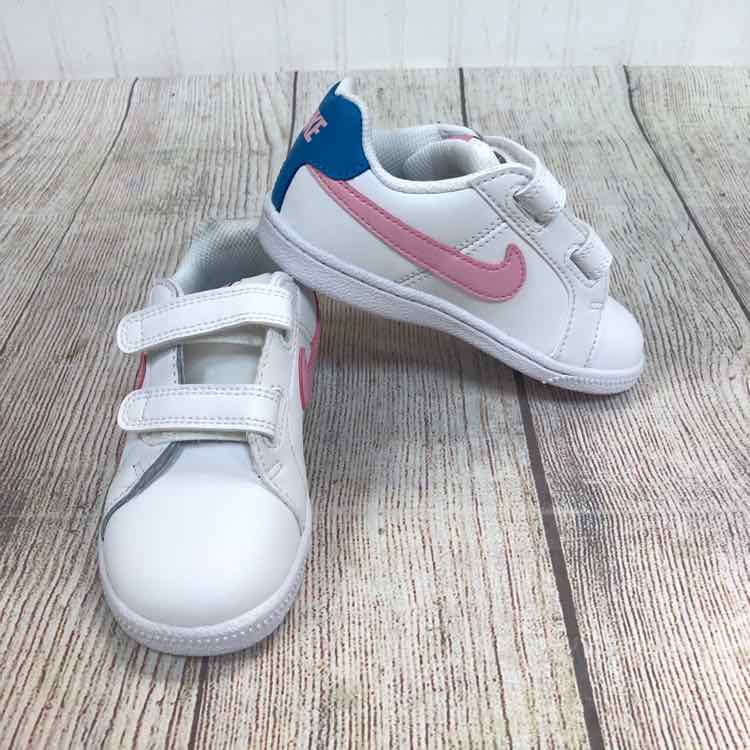Nike White Size 7.5 Girls Sneakers