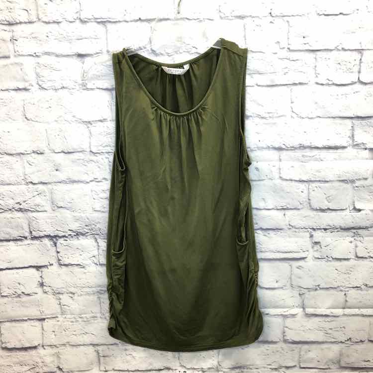 Ekouaer Green Size M Nursing Top