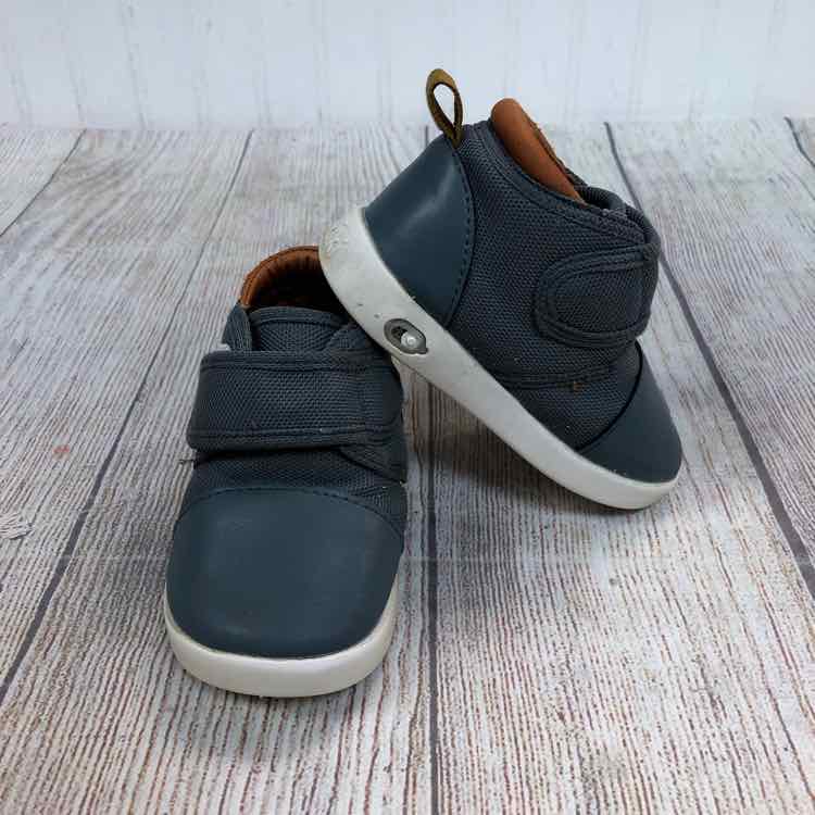 ikiki Agent Squeaky Shoes Slate Gray Size 4 Boys Casual Shoes