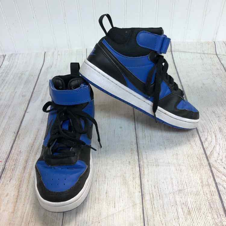 Nike Blue Size 4 Boys Sneakers