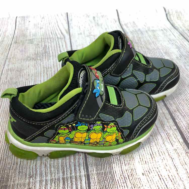 TMNT Green Size 7 Boys Sneakers