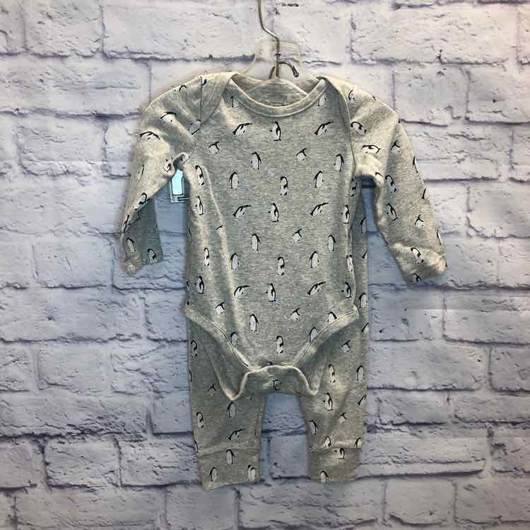 Old Navy Gray Size 12-18 months Boys 2 Piece Outfit